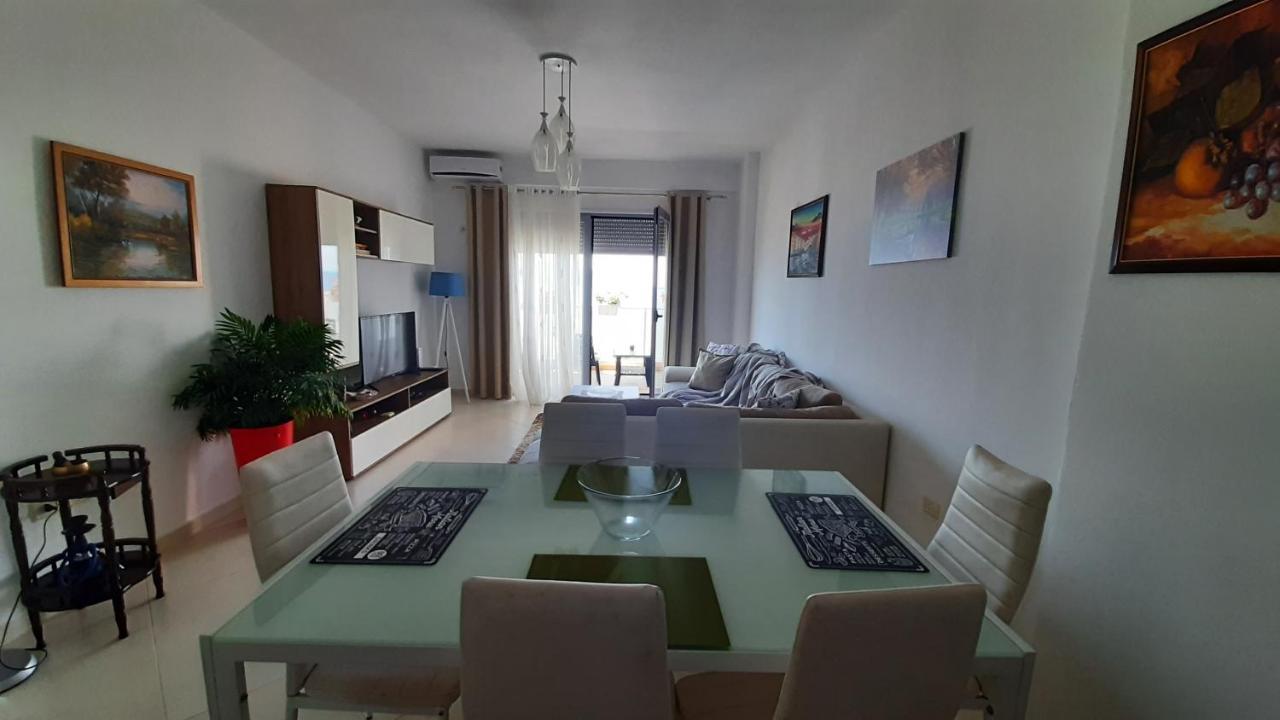 Deluxe Sea View Apartment Vlorë